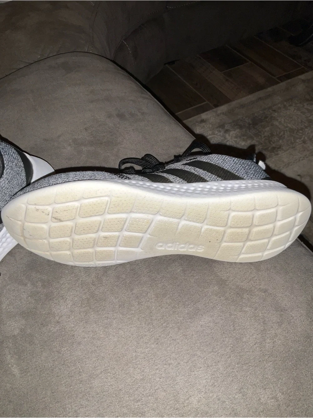adidas Cloudfoam Men’s Grey Knit Sneakers with Black Accents Sz 8